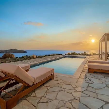 Βίλα Seahorse Upper Floor With Private Pool - Andros Μακροτάνταλο